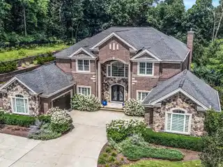 Timeless Elegance in the Woodlands of Geddes Glen