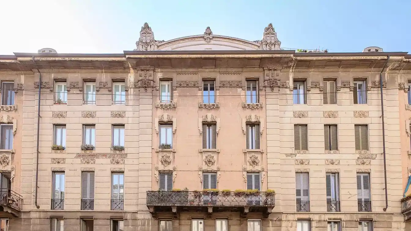 Milanese Elegance with Functionality