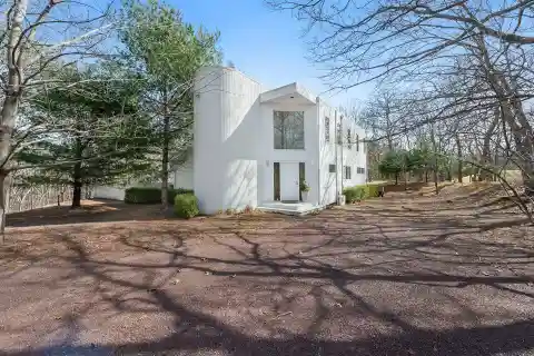 Bright and Open Contemporary Home for Rent