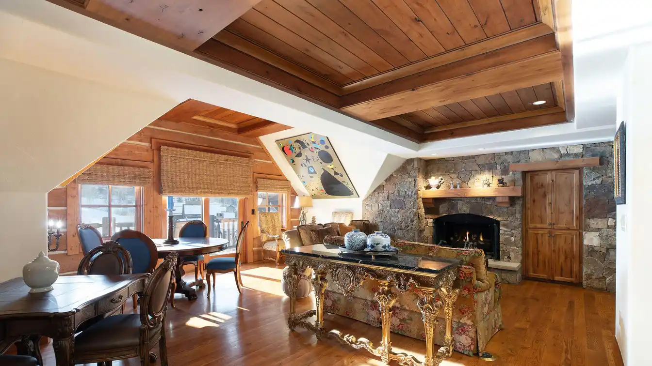 Exclusive Top-floor Penthouse in the Ritz Carlton