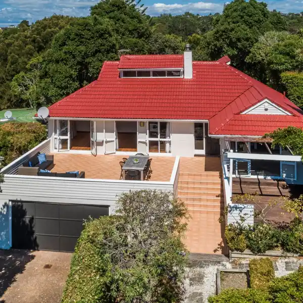 AMAZING POTENTIAL IN A GREAT LOCATION