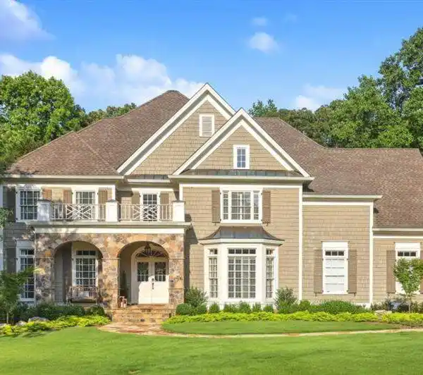 TIMELESS ELEGANCE WITH LUXURIOUS UPGRADES