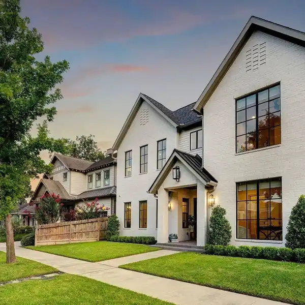 FRENCH MODERN FARMHOUSE IN THE HEIGHTS