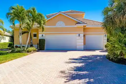 Stunning Salt Water Pool Home in Vero Beach