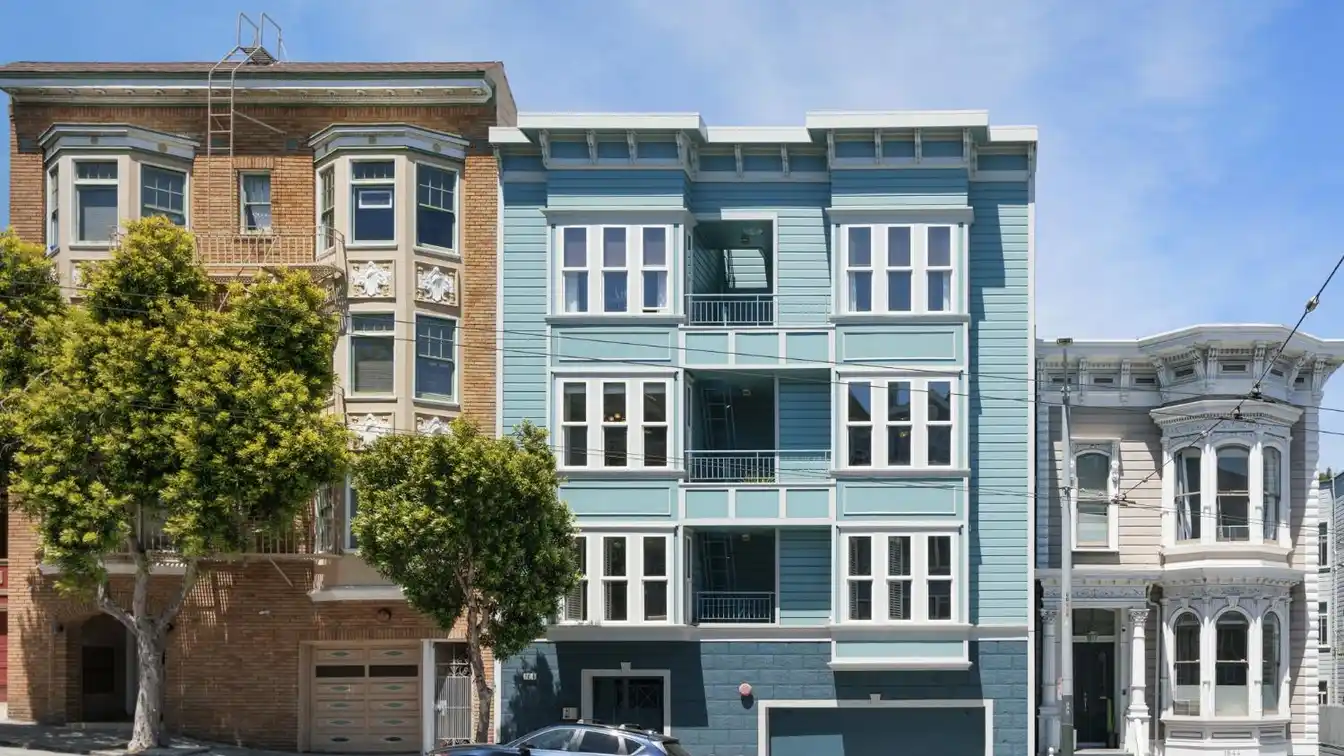 Bright and Contemporary Condominium