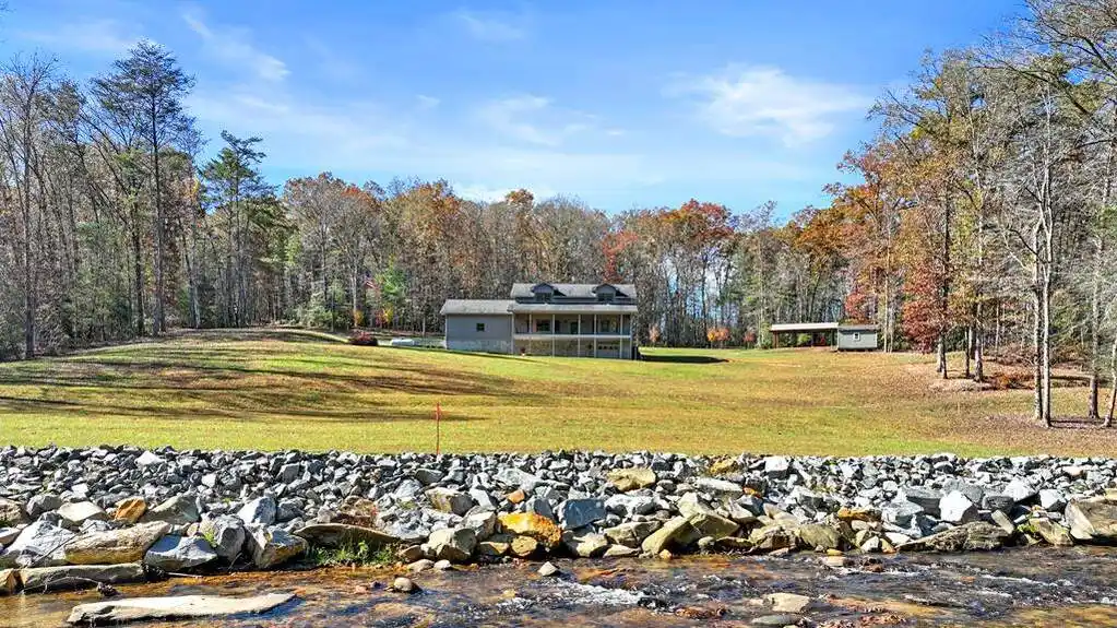 Noisy Fightingtown Creek-front Property