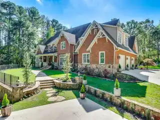 Delightful and Secluded Estate - Valley View