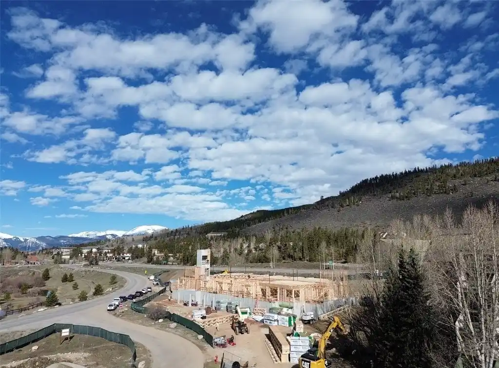 New Residences with High End Finishes and Amenities