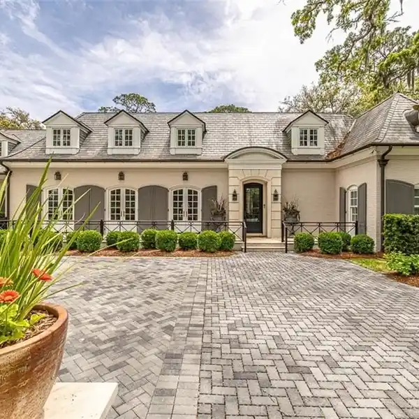 THE EPITOME OF LUXURY LIVING ON SEA ISLAND