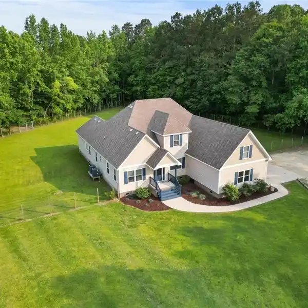 CUSTOM STUNNER ON OVER TEN ACRES
