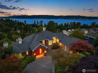 Northwest Contemporary Above Lake Washington