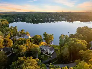 Spectacular Luxury Lakefront Home