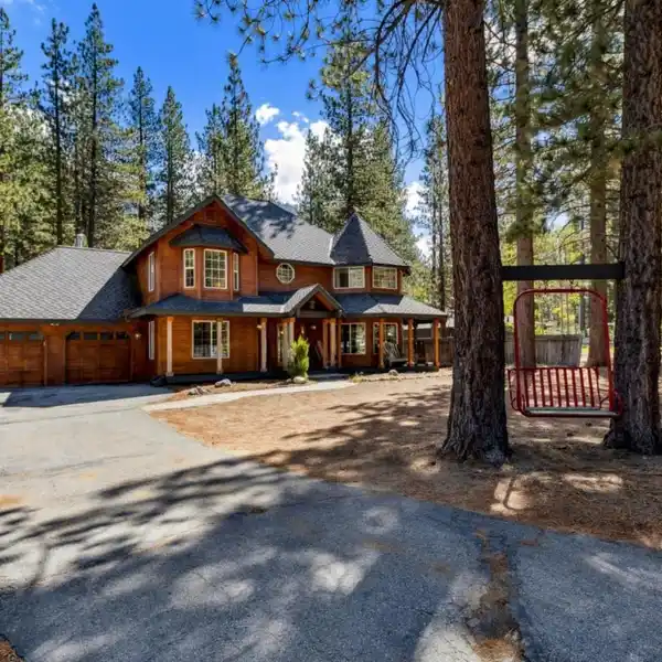 RARE RIVERFRONT RETREAT IN CHRISTMAS VALLEY