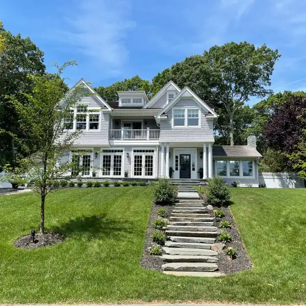 BEAUTIFUL BRAND NEW CONSTRUCTION FOR THE SUMMER