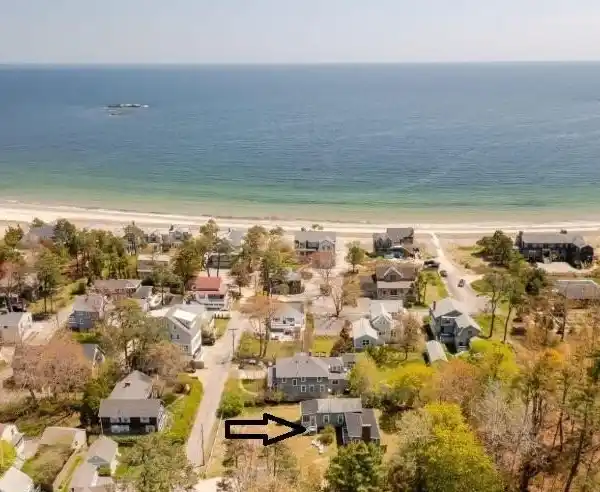 RARE PROPERTY IN EXCLUSIVE PROUT'S NECK