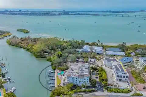 Exceptional Waterfront Residence in Hudson Crossing