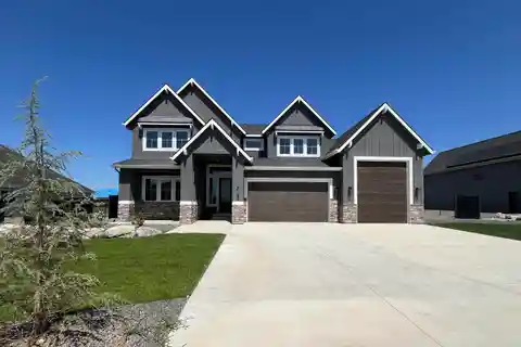 Spacious New Construction in Riverwood