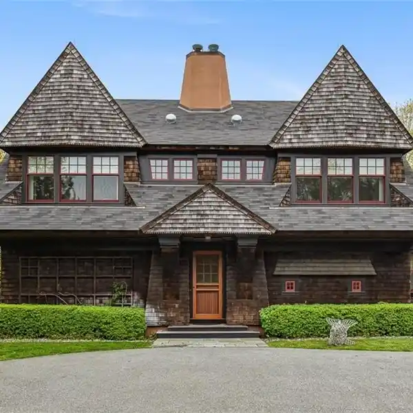 EXQUISITE SHINGLE-STYLE RESIDENCE