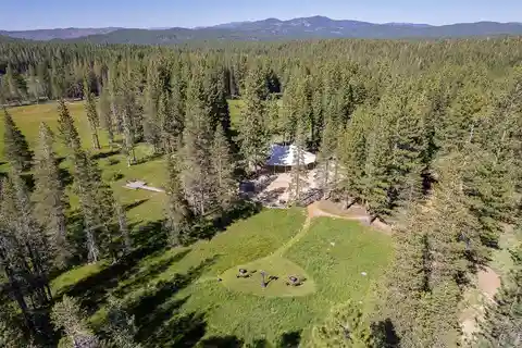 Off-grid Luxury Estate in Tahoe National Forest