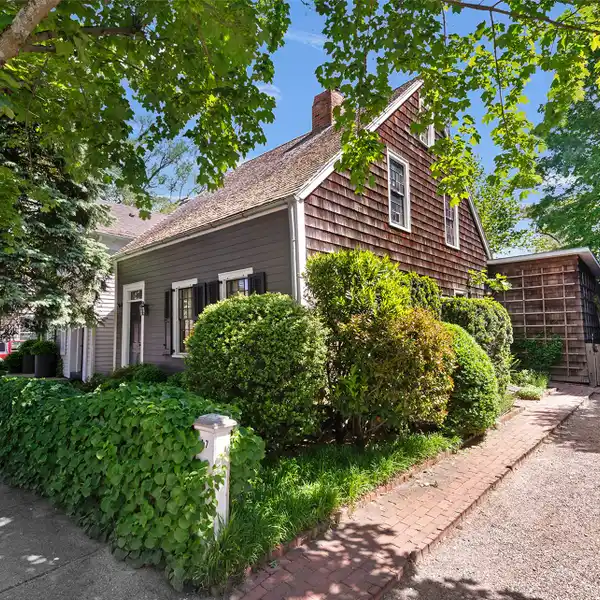 PURE SAG HARBOR PERFECTION