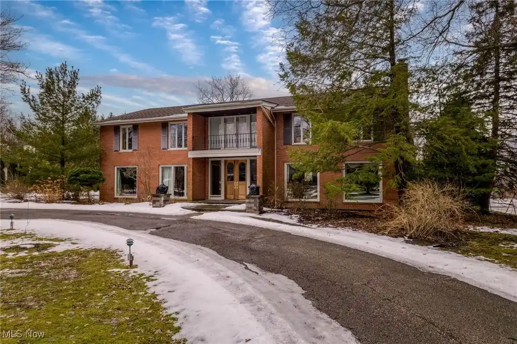 Gracious All Brick Georgian Colonial on over an Acre