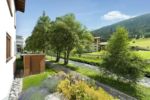 Holiday Home with Mountain Views in Davos Platz: Spacious and Modern