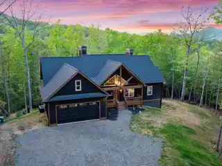 Expansive Family Retreat