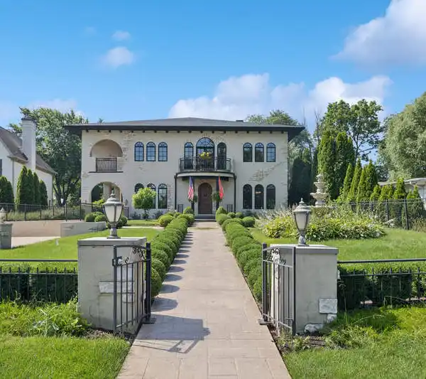 ONCE-IN-A-LIFETIME ARCHITECTURAL STATEMENT