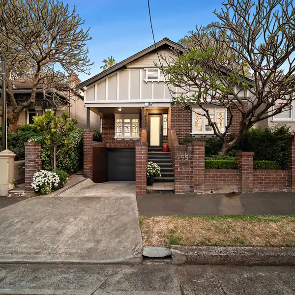 IMPRESSIVE RESIDENCE WITH GREAT CHARACTER