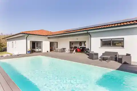 Beautiful Contemporary Villa