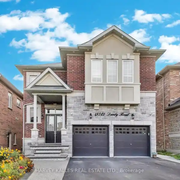 MODERN GEORGETOWN RETREAT WITH OPEN LAYOUT AND DESIGNER FINISHES