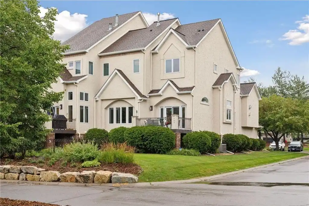Elegant Townhouse at the Landings