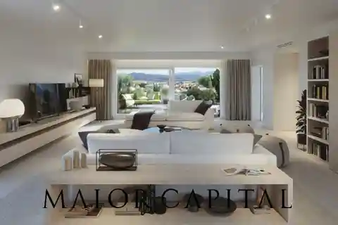 Contemporary Four Bedroom Home with Amazing Panorama
