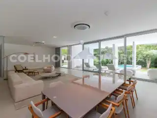 Spectacular New Contemporary Home