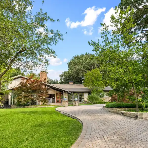EXCEPTIONAL MID-CENTURY MODERN ESTATE
