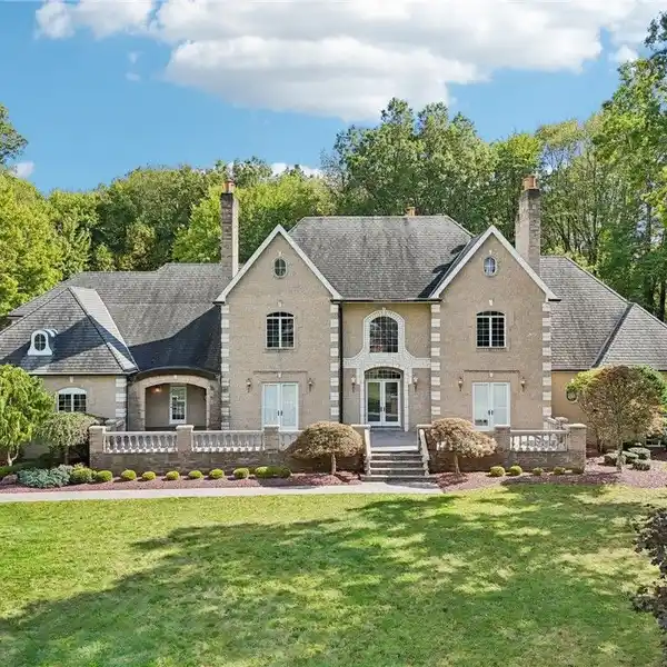 EXTRAORDINARY ONE-OWNER ESTATE