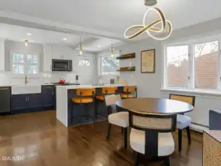 Beautifully Updated Townhouse