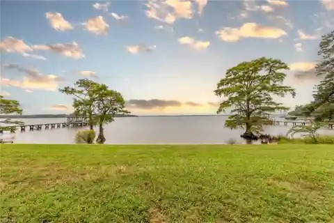 Personal Oasis in Ideal Location