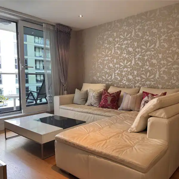 MODERN APARTMENT IN THE SOUGHT-AFTER IMPERIAL WHARF DEVELOPMENT