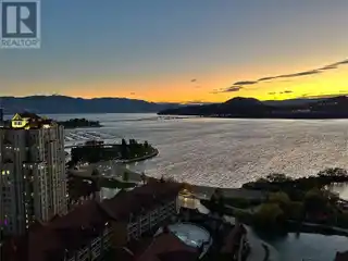 Exquisite Luxury Sub-penthouse Condo