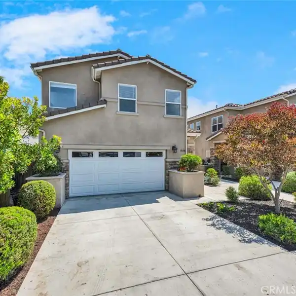 LUXURY DETACHED HOME STEPS FROM LIBERTY PARK