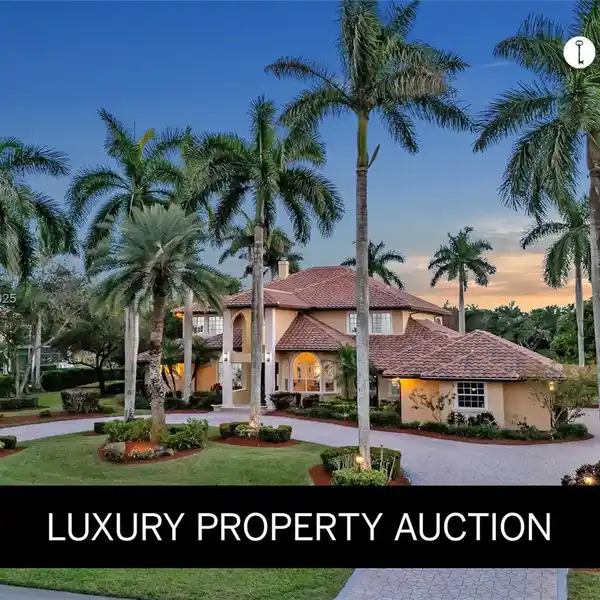 MAGNIFICENT LAKEFRONT ESTATE