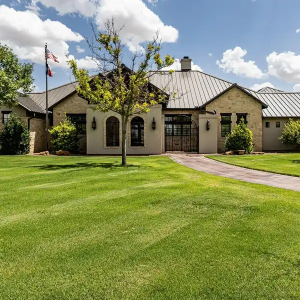 STRIKING MEDITERRANEAN-STYLE HOME