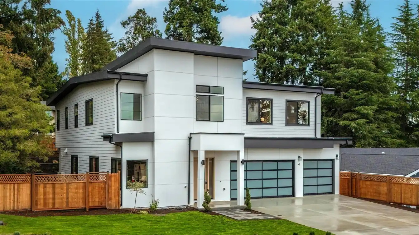 Exquisite Brand New Home