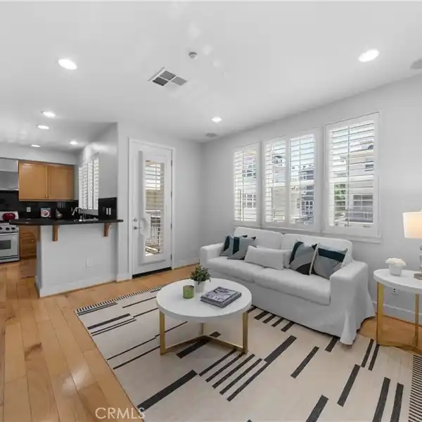 SPLIT-LEVEL TOWNHOME IN A CONVENIENT LOCATION