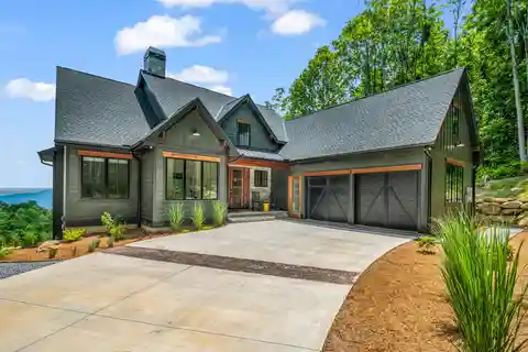 Recently Completed Beauty in Bright's Creek
