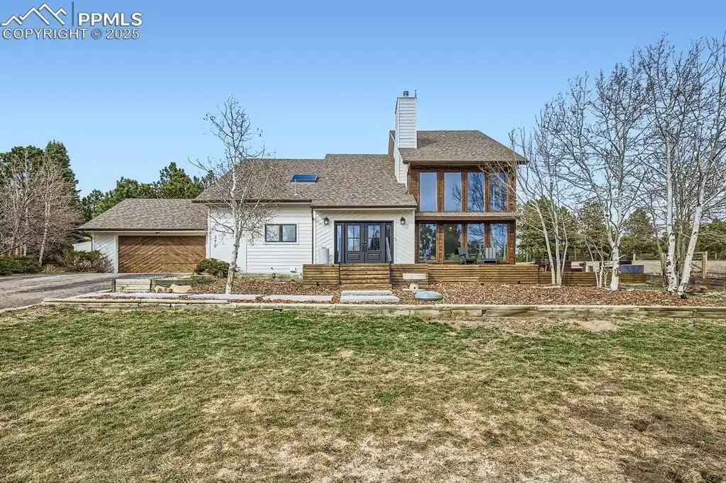 Gorgeous Home in a Quiet Community