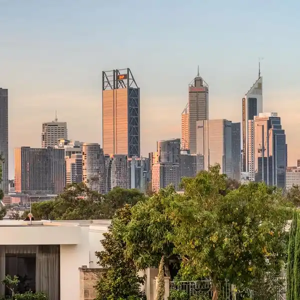 RIVERSIDE LUXURY IN EXCLUSIVE BAYVIEW ESTATE