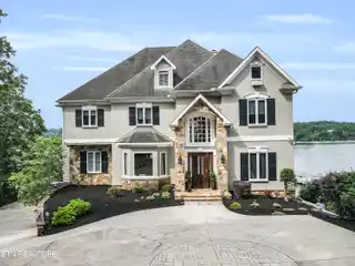 Expansive Luxury Meets Iconic Lakefront Lifestyle