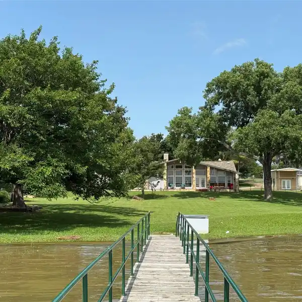 AMAZING PROPERTY ON EAGLE MOUNTAIN LAKE